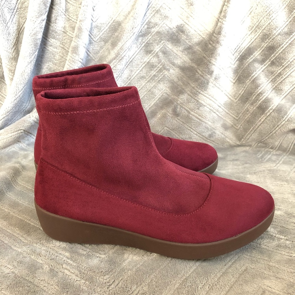 NIB FitFlop Olivia ankle boot
